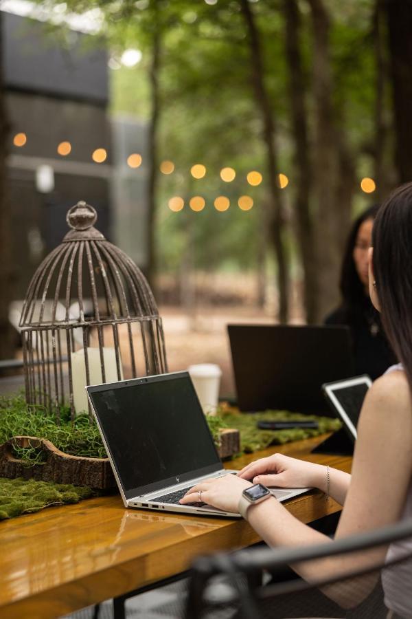 7744 Ranch Glamping Resort Austin Bagian luar foto