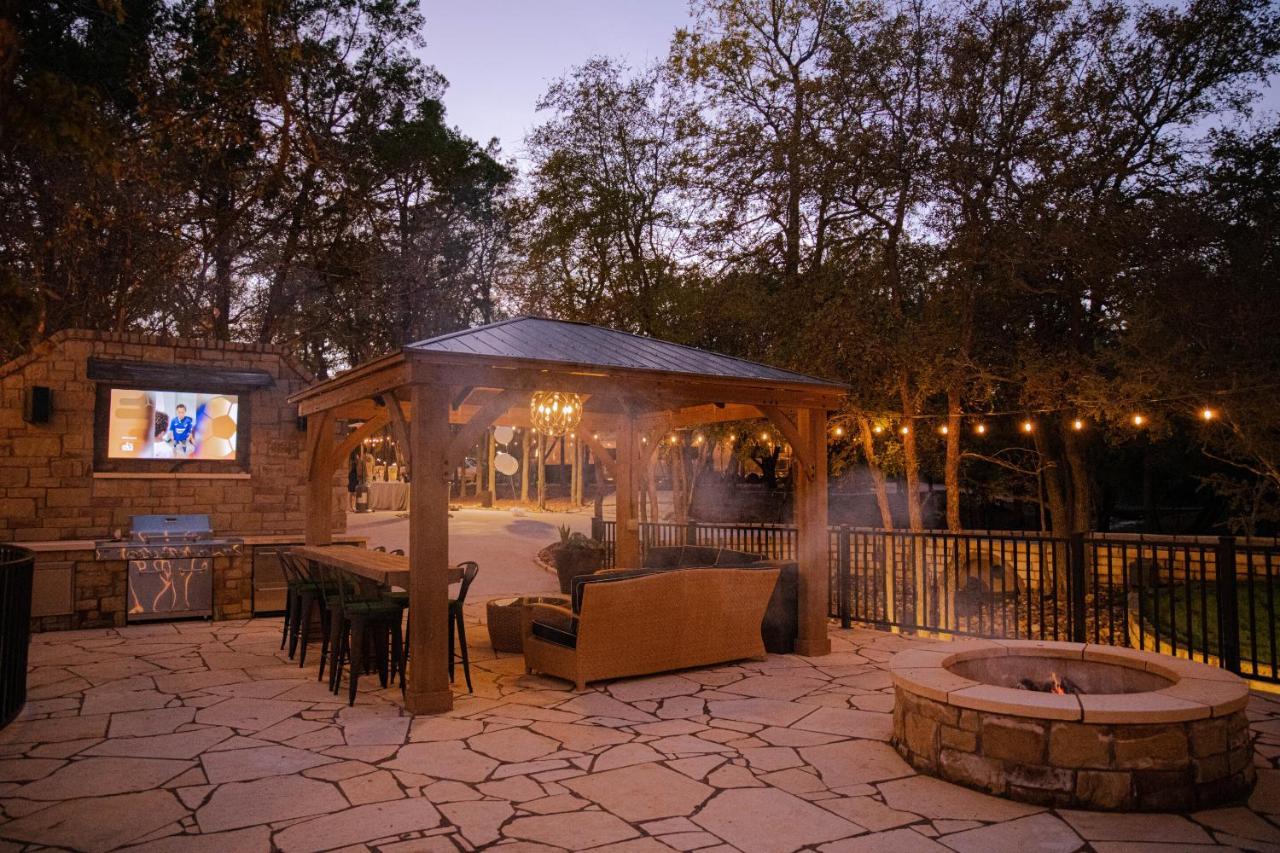 7744 Ranch Glamping Resort Austin Bagian luar foto