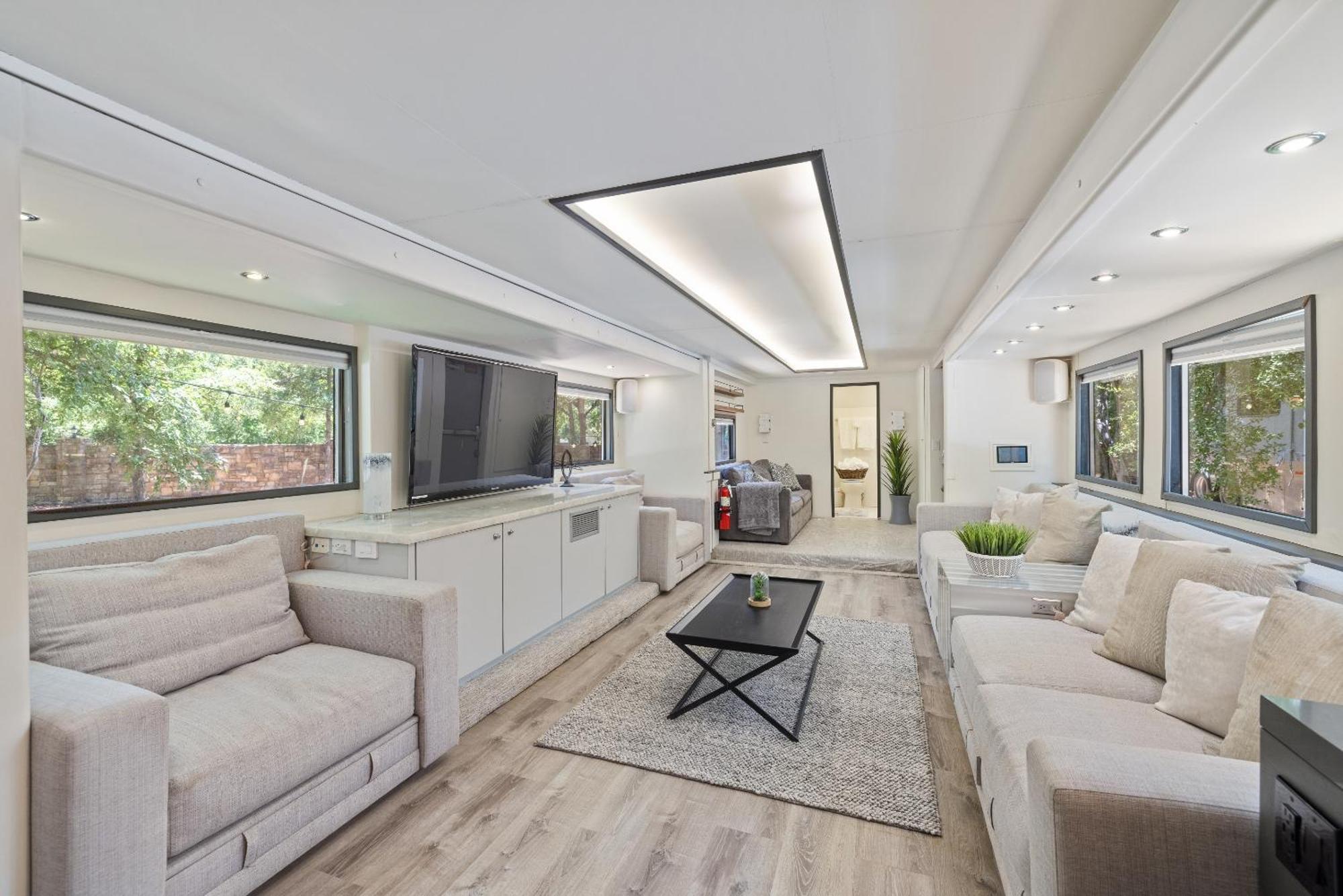 7744 Ranch Glamping Resort Austin Ruang foto