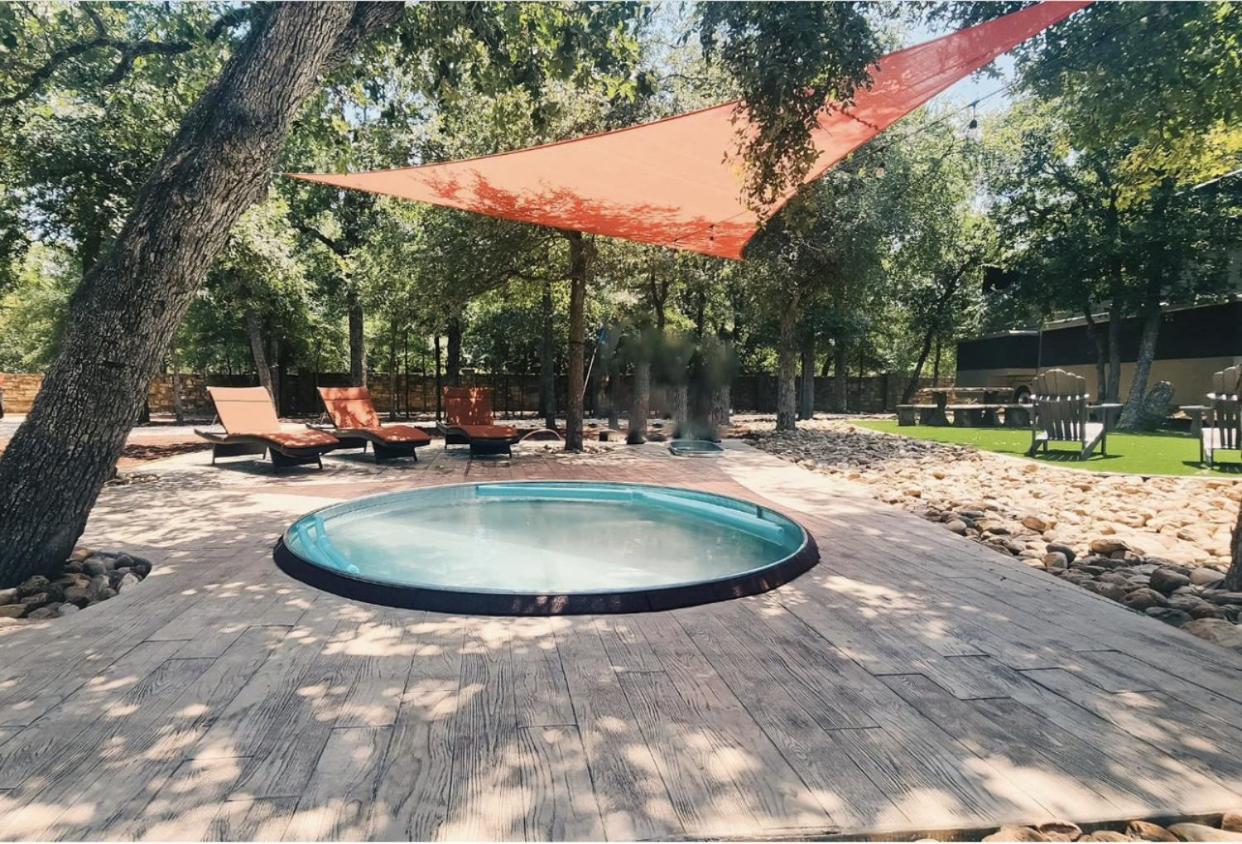 7744 Ranch Glamping Resort Austin Bagian luar foto
